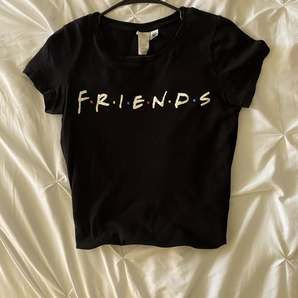 Black crop tee